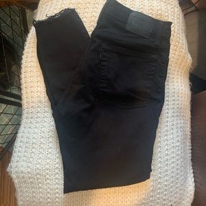 ⭐️Levi’s⭐️ Black Skinny Jeans